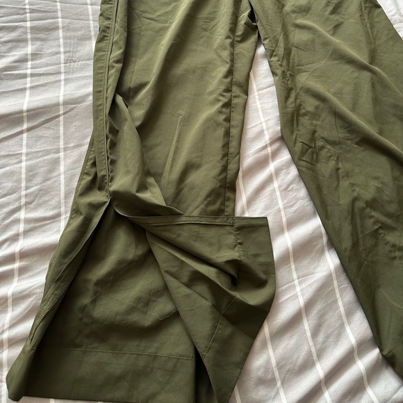 High-Waisted StretchTech Wide-Leg Pants in Army Green - Picture 5 of 6